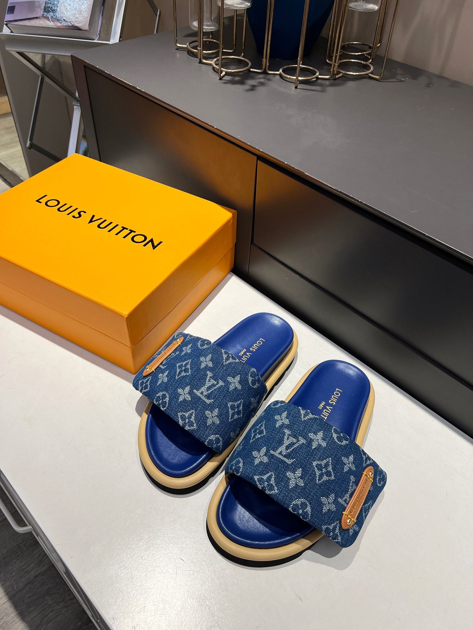 Louis Vuitton Slippers